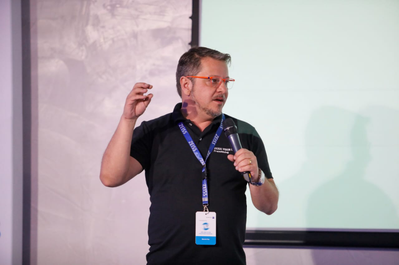 Palestra de Marcelo Frias, Diretor de Retail Experience ZEISS na Am&eacute;rica Latina